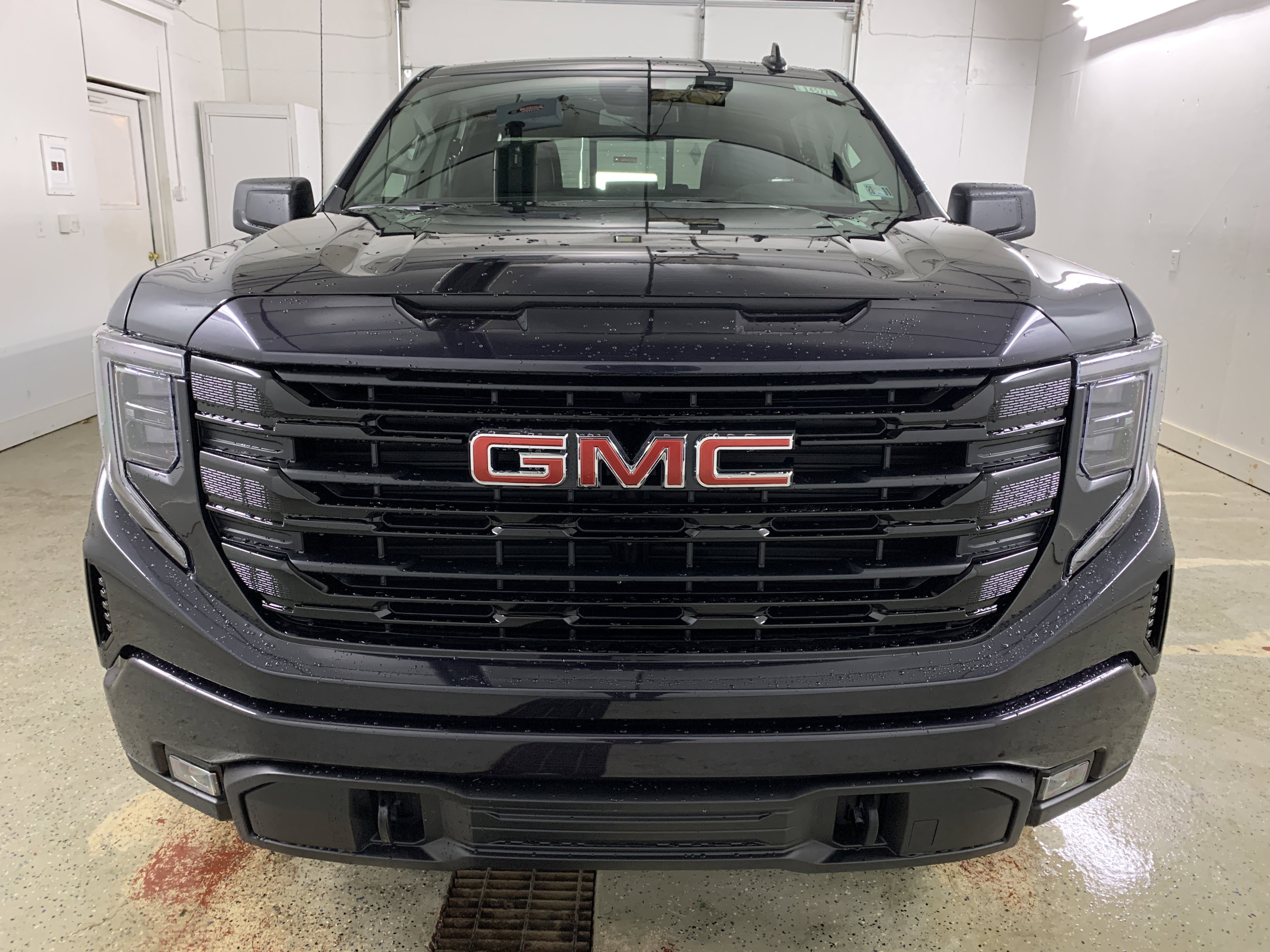 New 2026 GMC Sierra 1500 Elevation image 2