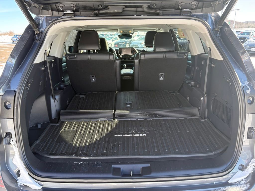 Certified 2021 Toyota Highlander XLE image 7