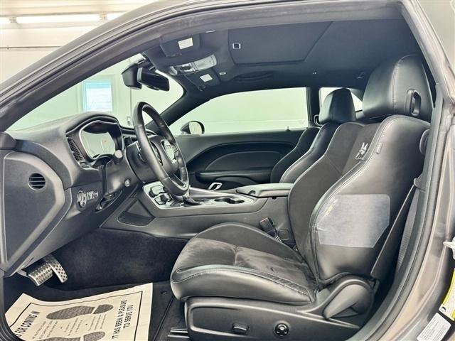 Used 2018 Dodge Challenger R/T Scat Pack w/ Dynamics Package RWD image 11
