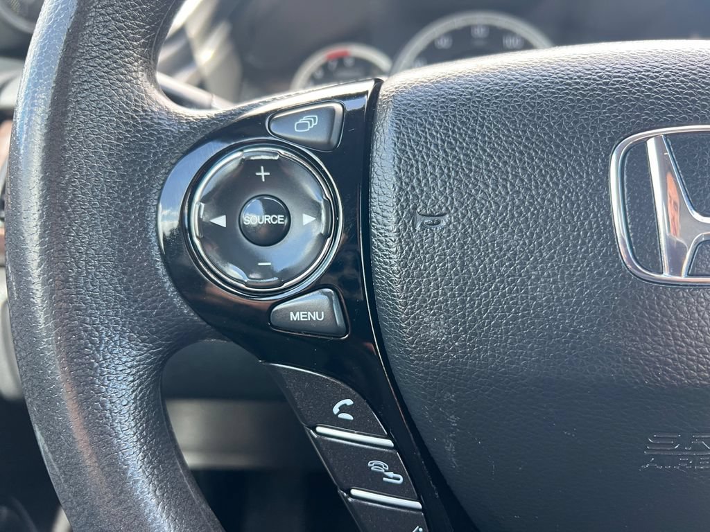 Used 2017 Honda Accord EX image 10