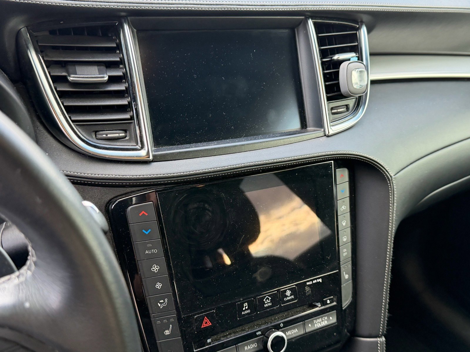 Used 2021 INFINITI QX50 Luxe w/ Appearance Package image 9