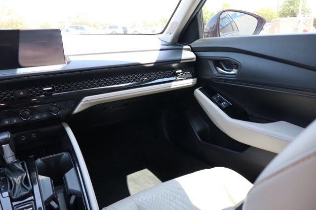 Used 2025 Honda Accord Touring image 14
