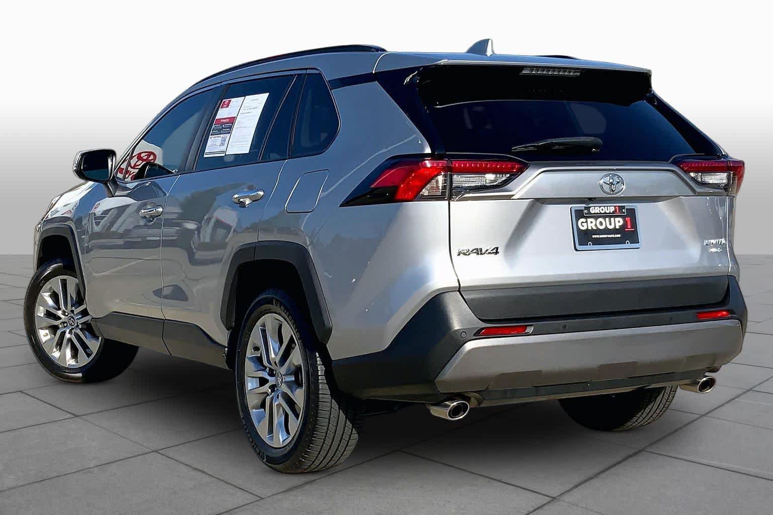 Used 2020 Toyota RAV4 Limited AWD/4WD image 12