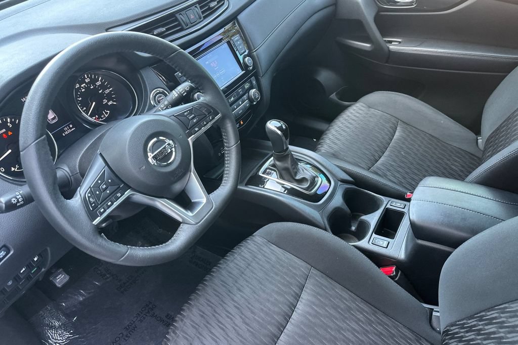 Used 2020 Nissan Rogue SV FWD image 9