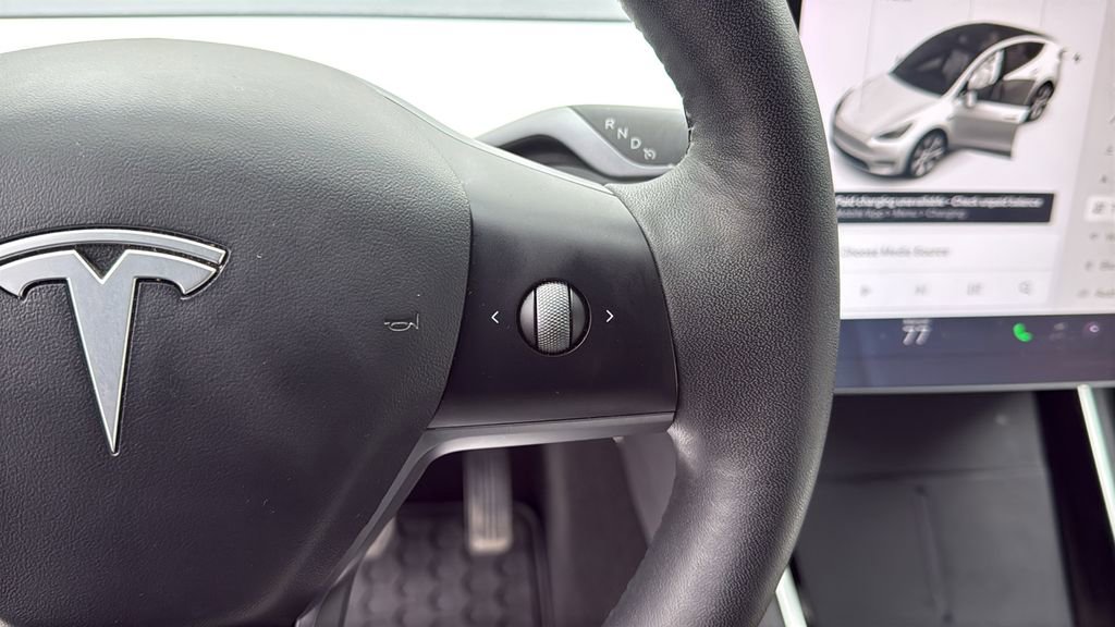 Used 2021 Tesla Model Y Long Range image 13