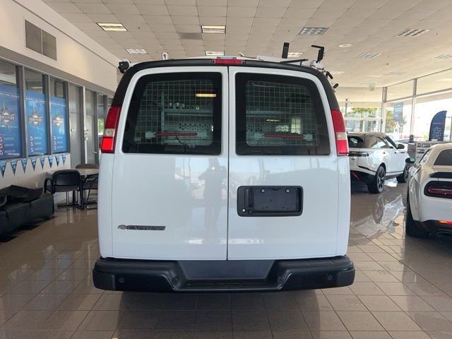 Used 2018 Chevrolet Express 2500 w/ Driver Convenience Package RWD image 5