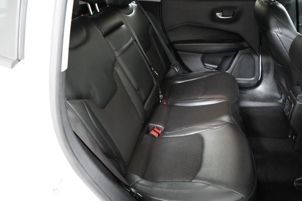 Used 2018 Jeep Compass Latitude FWD image 19
