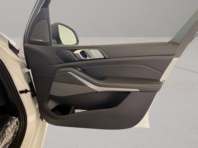 Used 2026 BMW X7 xDrive40i w/ Premium Package image 33