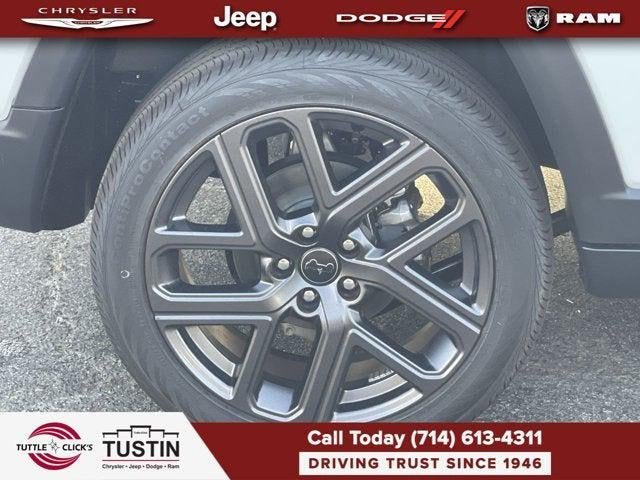 New 2026 Jeep Compass Limited w/ Sun, Sound & Navigation Group AWD/4WD image 39