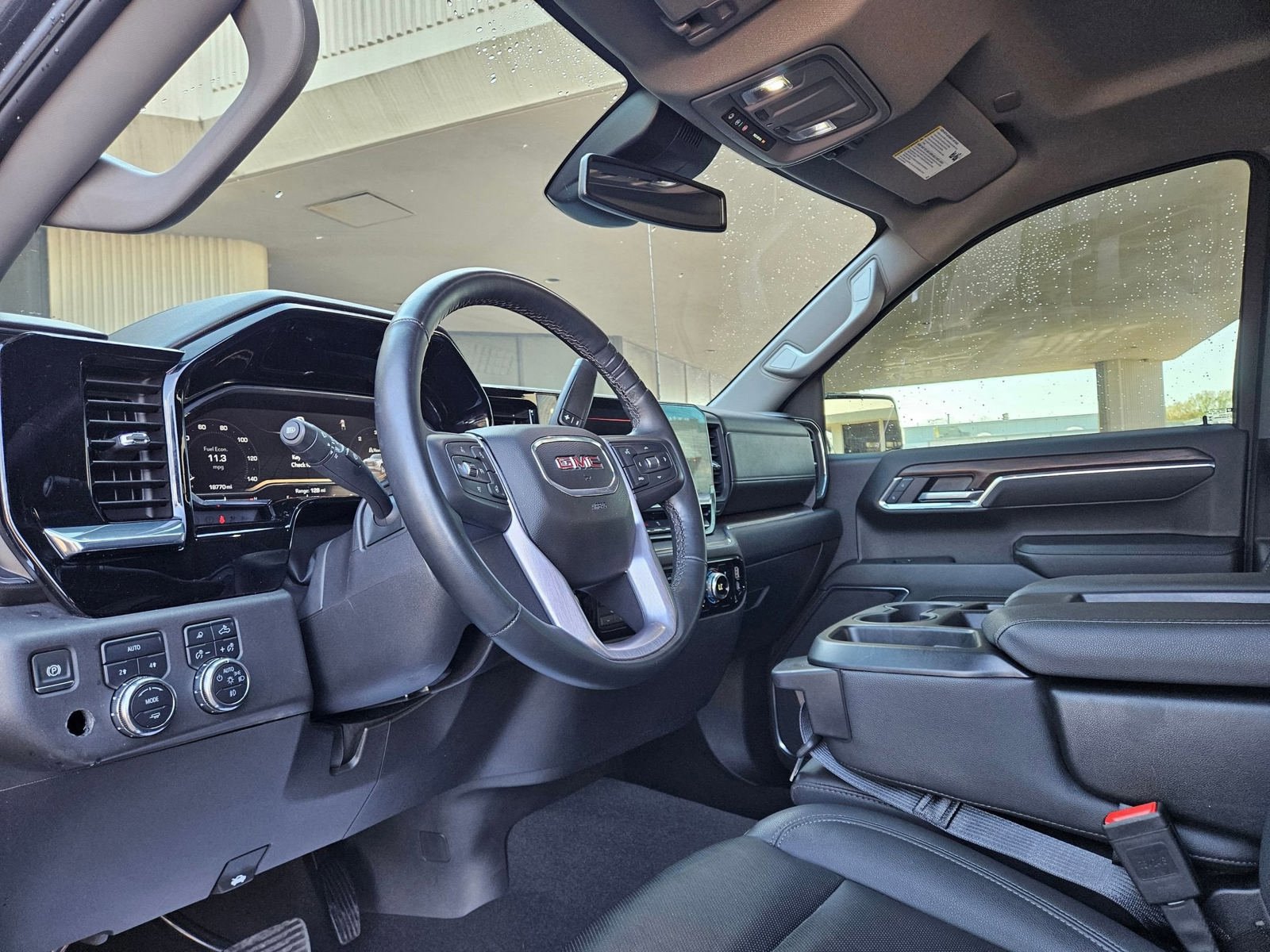 Used 2025 GMC Sierra 1500 SLT image 10