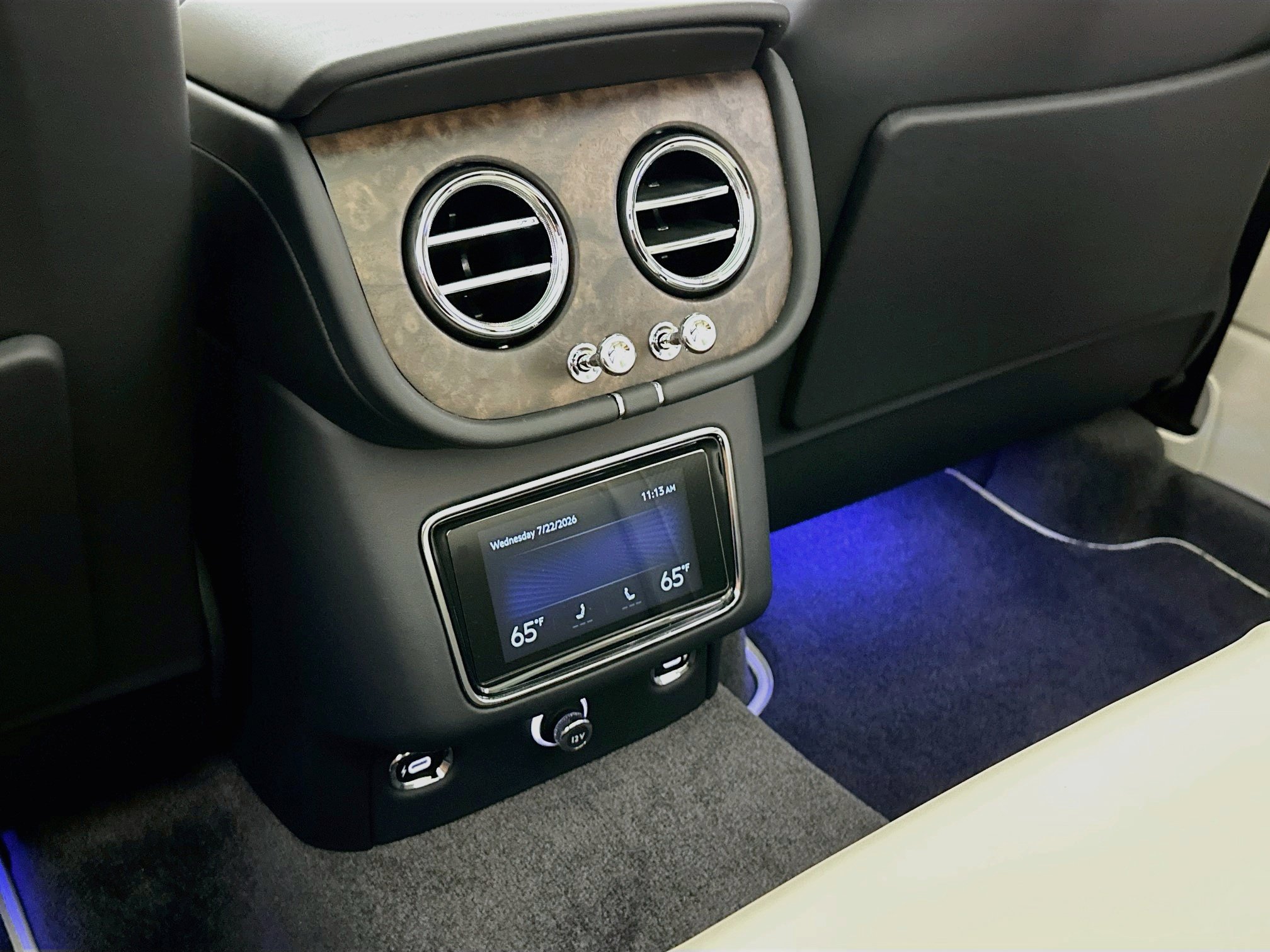 New 2026 Bentley Bentayga AWD/4WD image 23