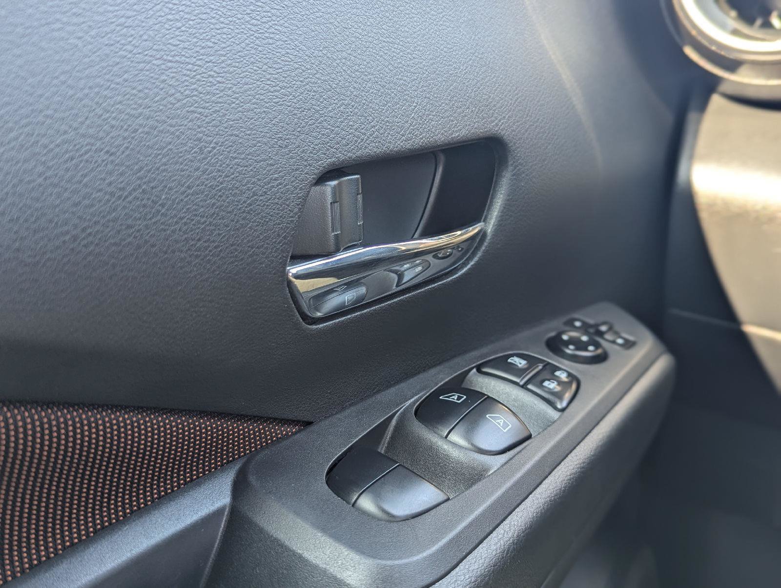 Used 2023 Nissan Kicks SR w/ Exterior Package FWD image 36