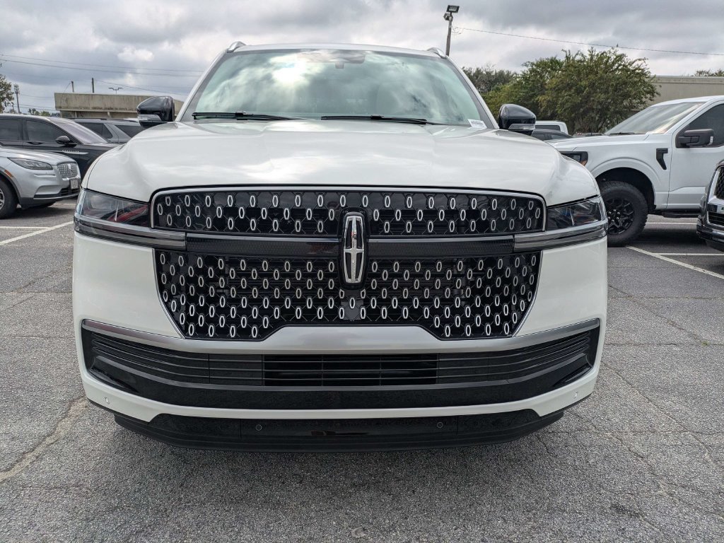 New 2027 Lincoln Navigator Reserve AWD/4WD image 9