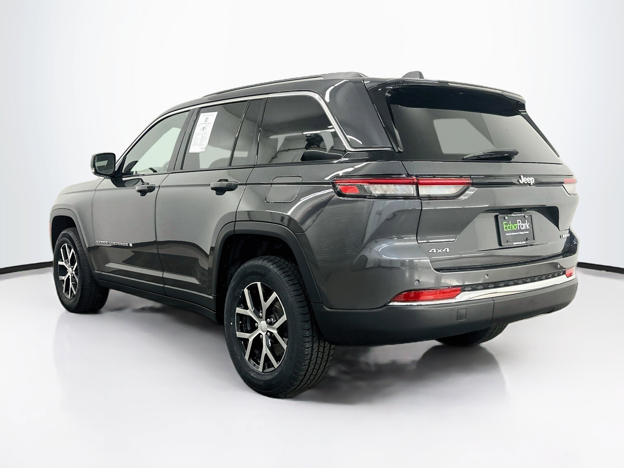 Used 2023 Jeep Grand Cherokee Limited AWD/4WD image 5