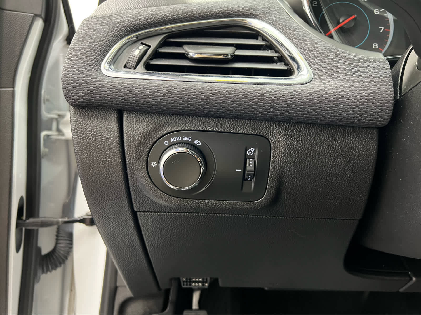 Used 2018 Chevrolet Cruze LS image 15