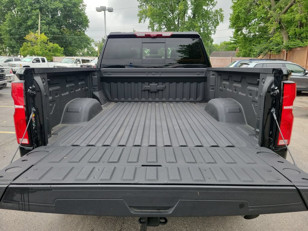 Used 2026 Chevrolet Silverado 2500 ZR2 w/ LPO, Dark Essentials Package AWD/4WD image 12