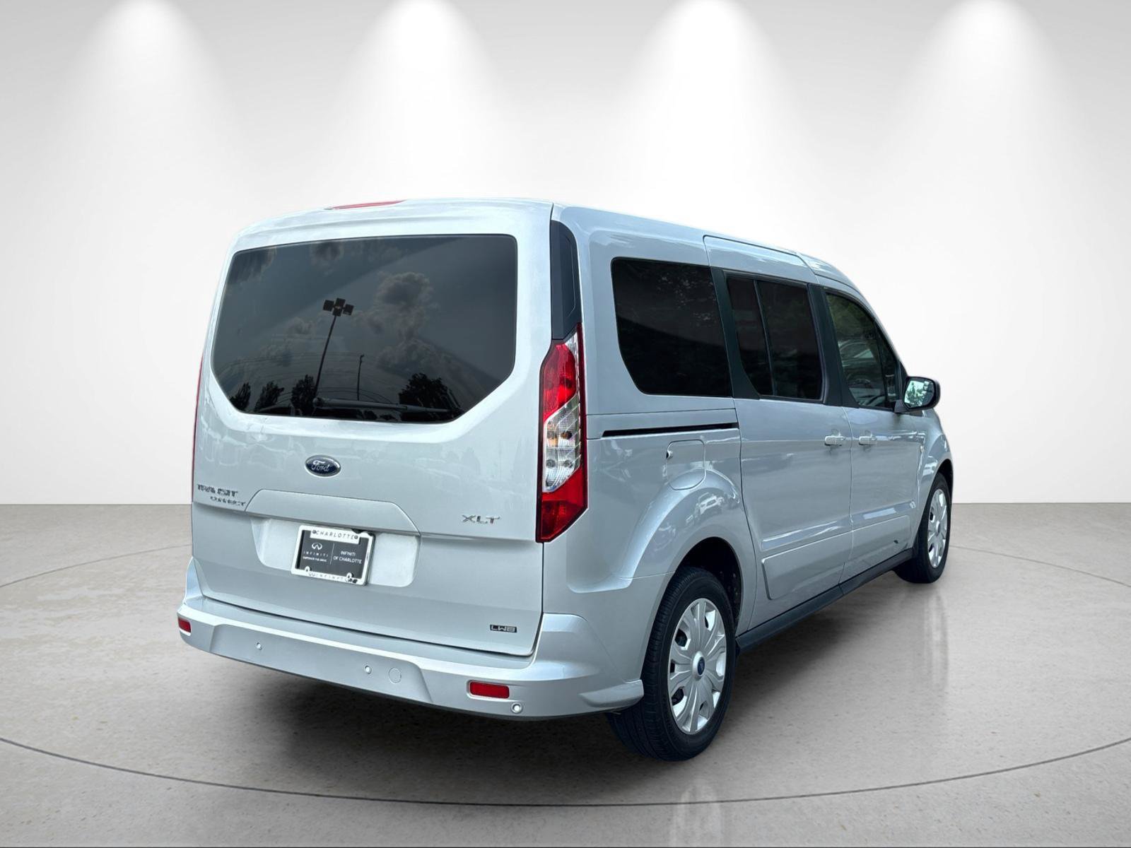 Used 2022 Ford Transit Connect XLT FWD image 5