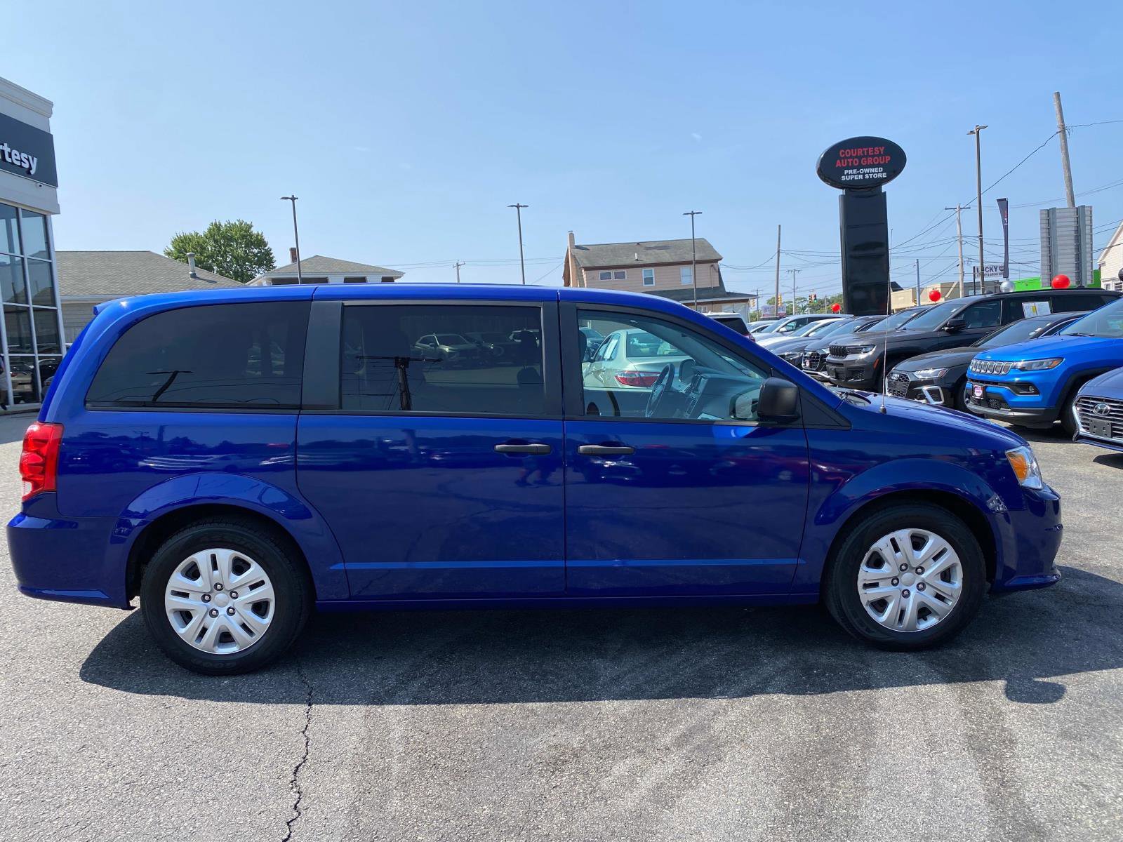 Used 2019 Dodge Grand Caravan SE image 7