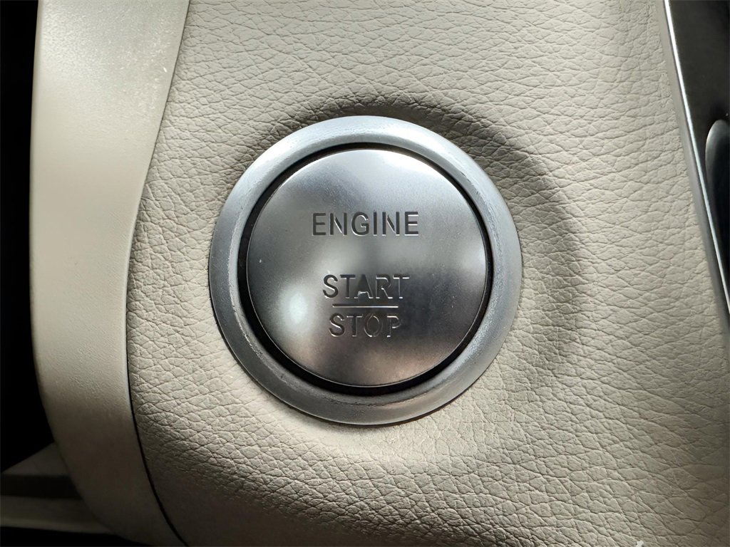 Used 2017 Mercedes-Benz C 300 4MATIC Sedan image 16