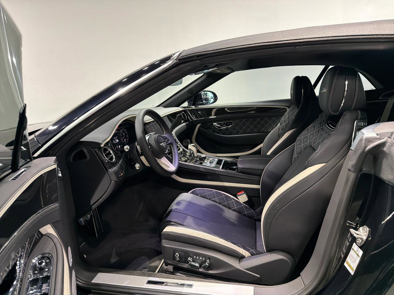 Used 2023 Bentley Continental GT Speed image 14