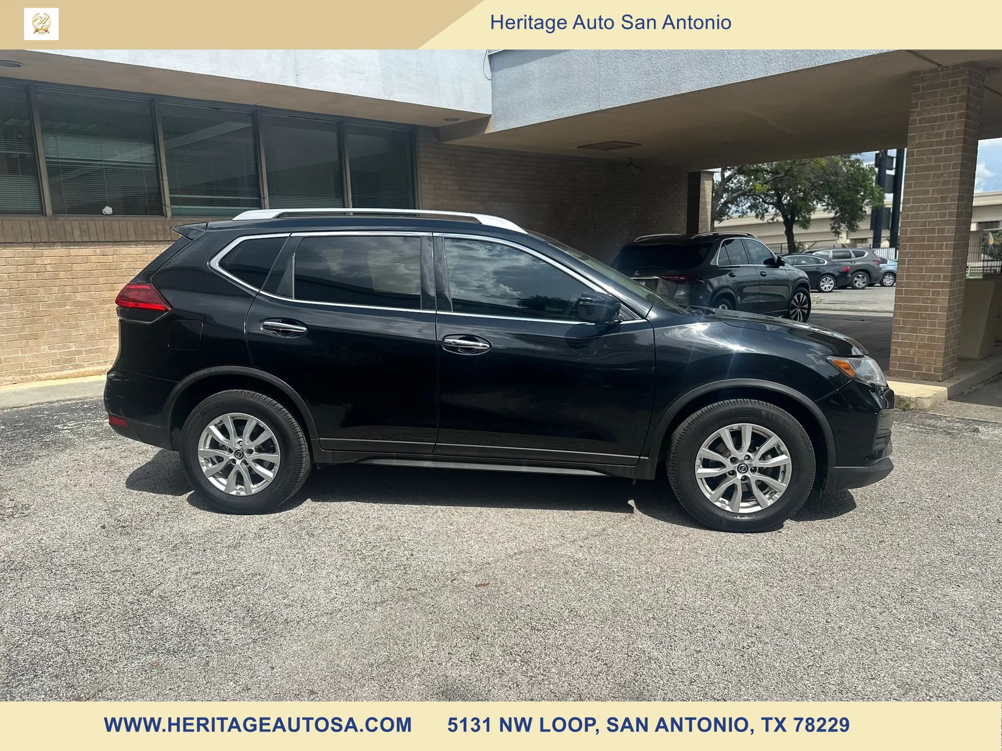 Used 2017 Nissan Rogue SV FWD image 4