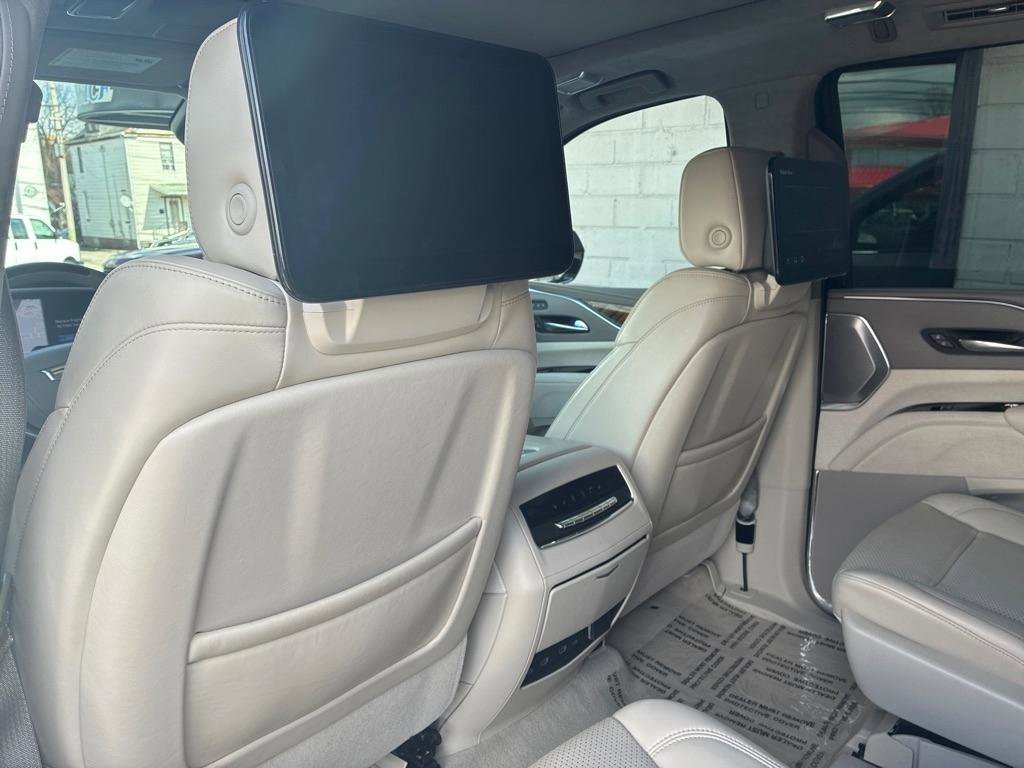 Used 2022 Cadillac Escalade Premium Luxury Platinum image 10