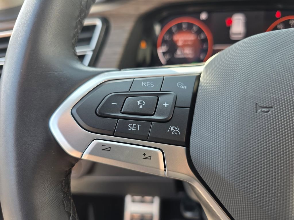 Used 2025 Volkswagen Atlas SEL Premium R-Line image 30