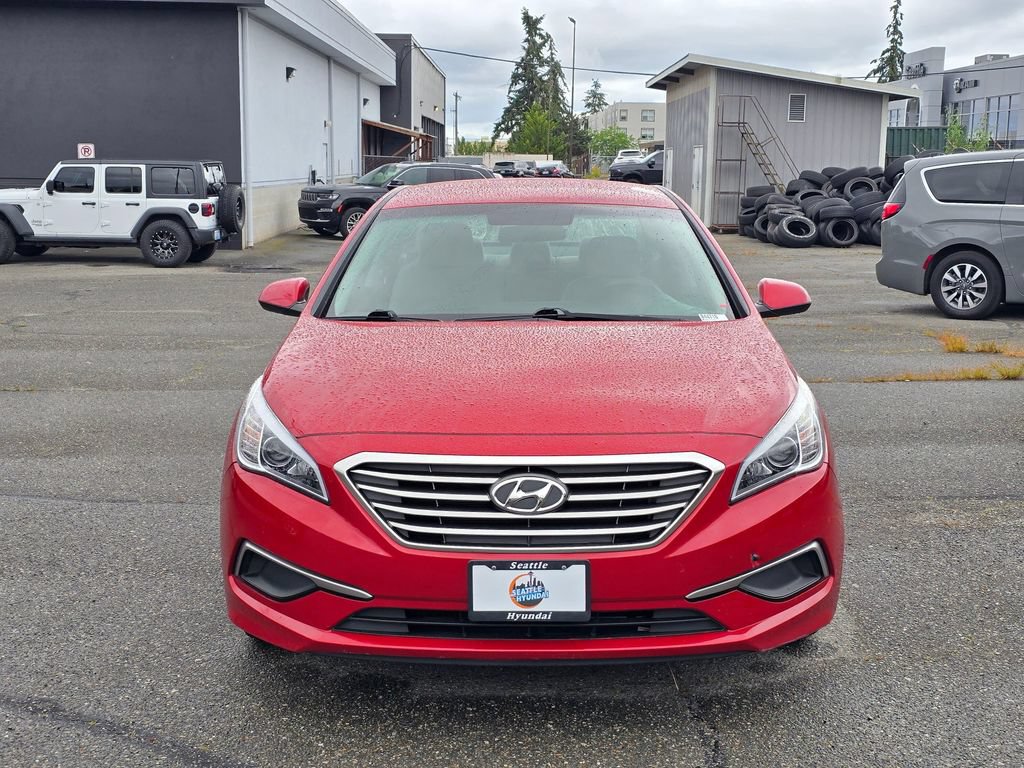 Used 2017 Hyundai Sonata SE FWD image 2