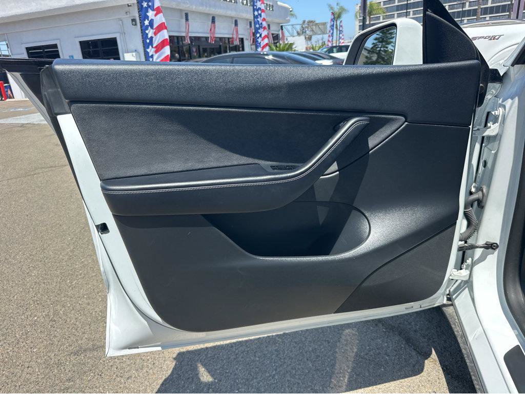 Used 2021 Tesla Model Y Long Range AWD/4WD image 15