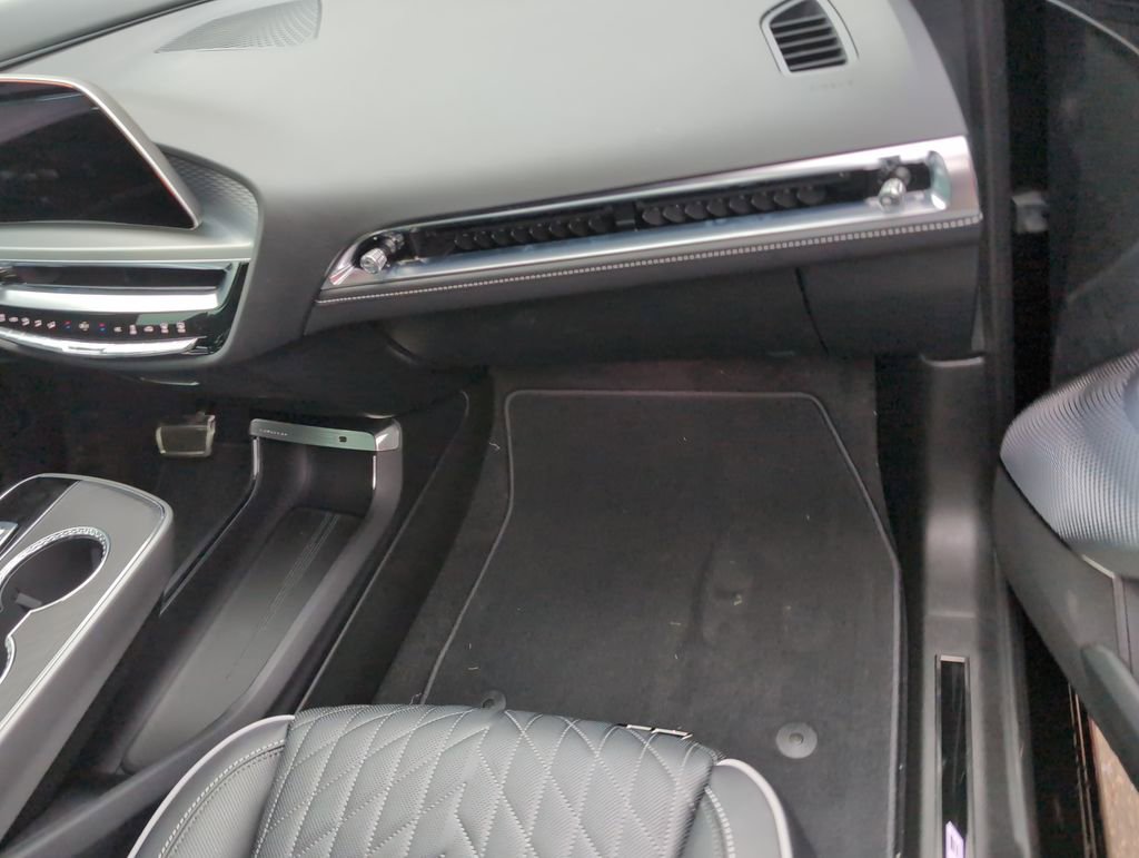 New 2026 Cadillac Lyriq V image 17