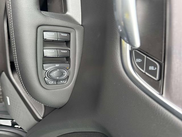 New 2025 Cadillac XT5 Luxury image 30