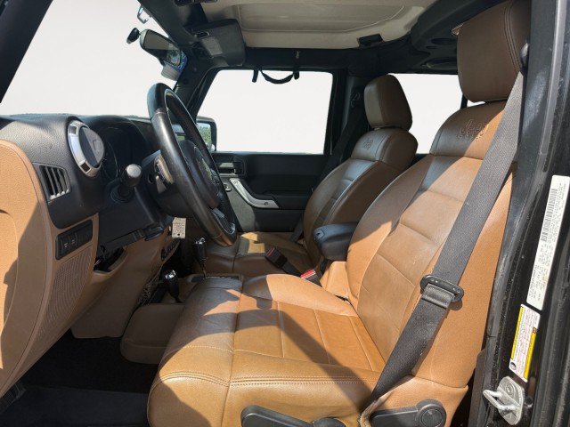 Used 2012 Jeep Wrangler Unlimited Rubicon w/ Connectivity Group AWD/4WD video 2