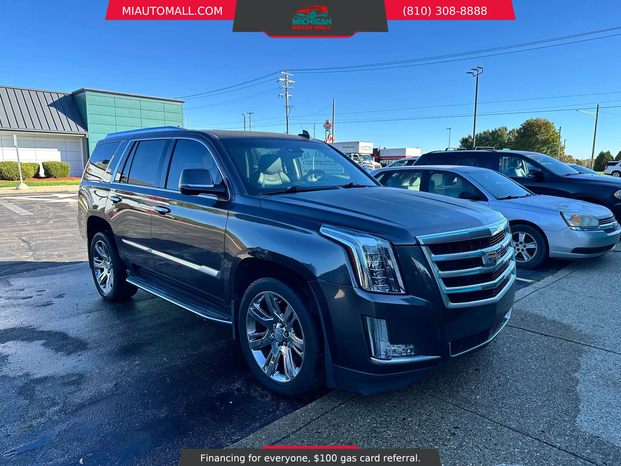 Used 2015 Cadillac Escalade Luxury image 3