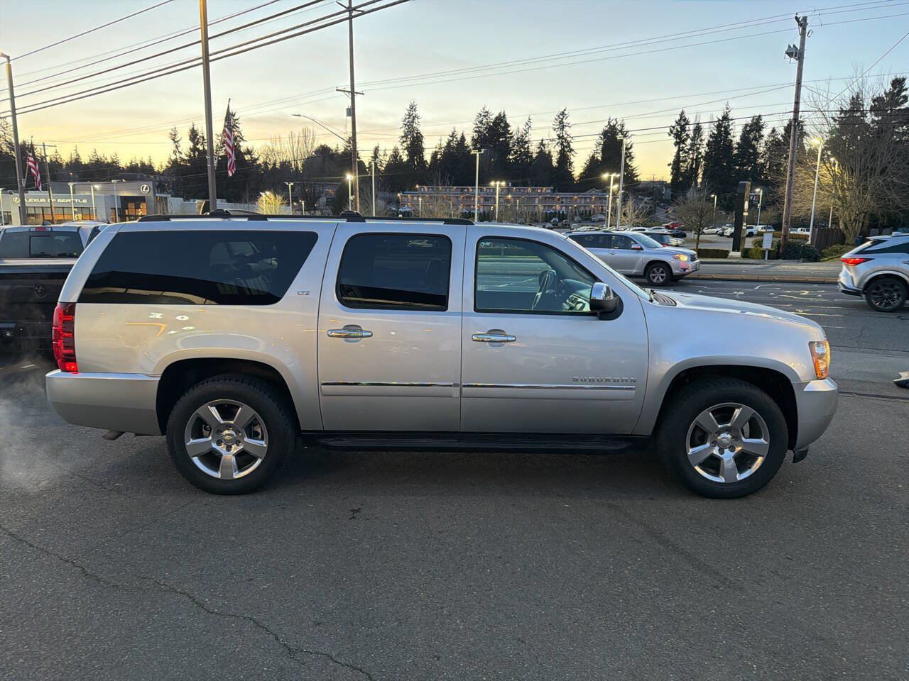 Used 2013 Chevrolet Suburban LTZ image 10
