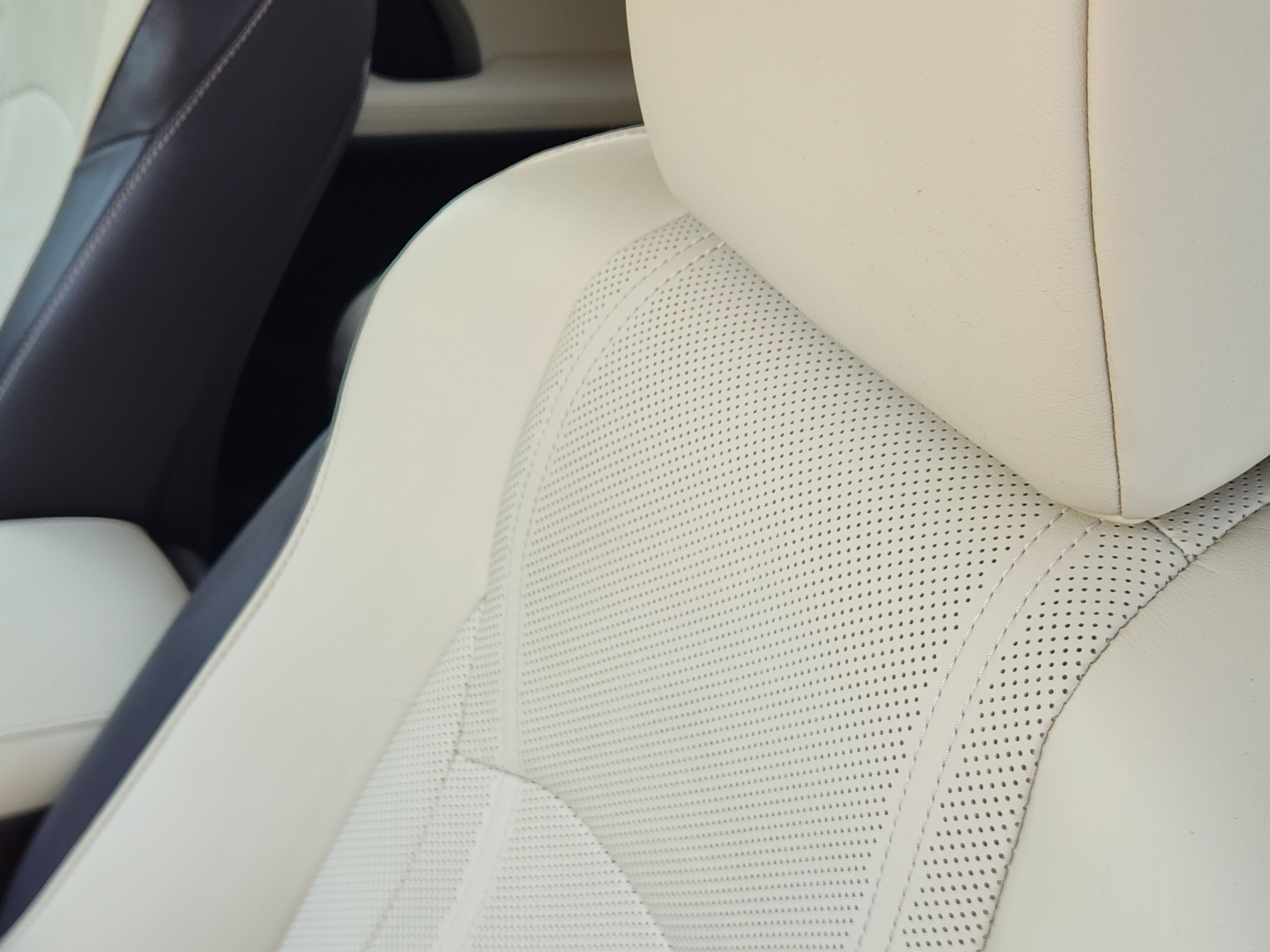 Used 2018 Lexus RX 450hL Premium w/ Premium Package AWD/4WD image 9