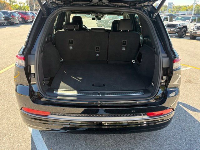 New 2027 Jeep Grand Cherokee Summit AWD/4WD image 5