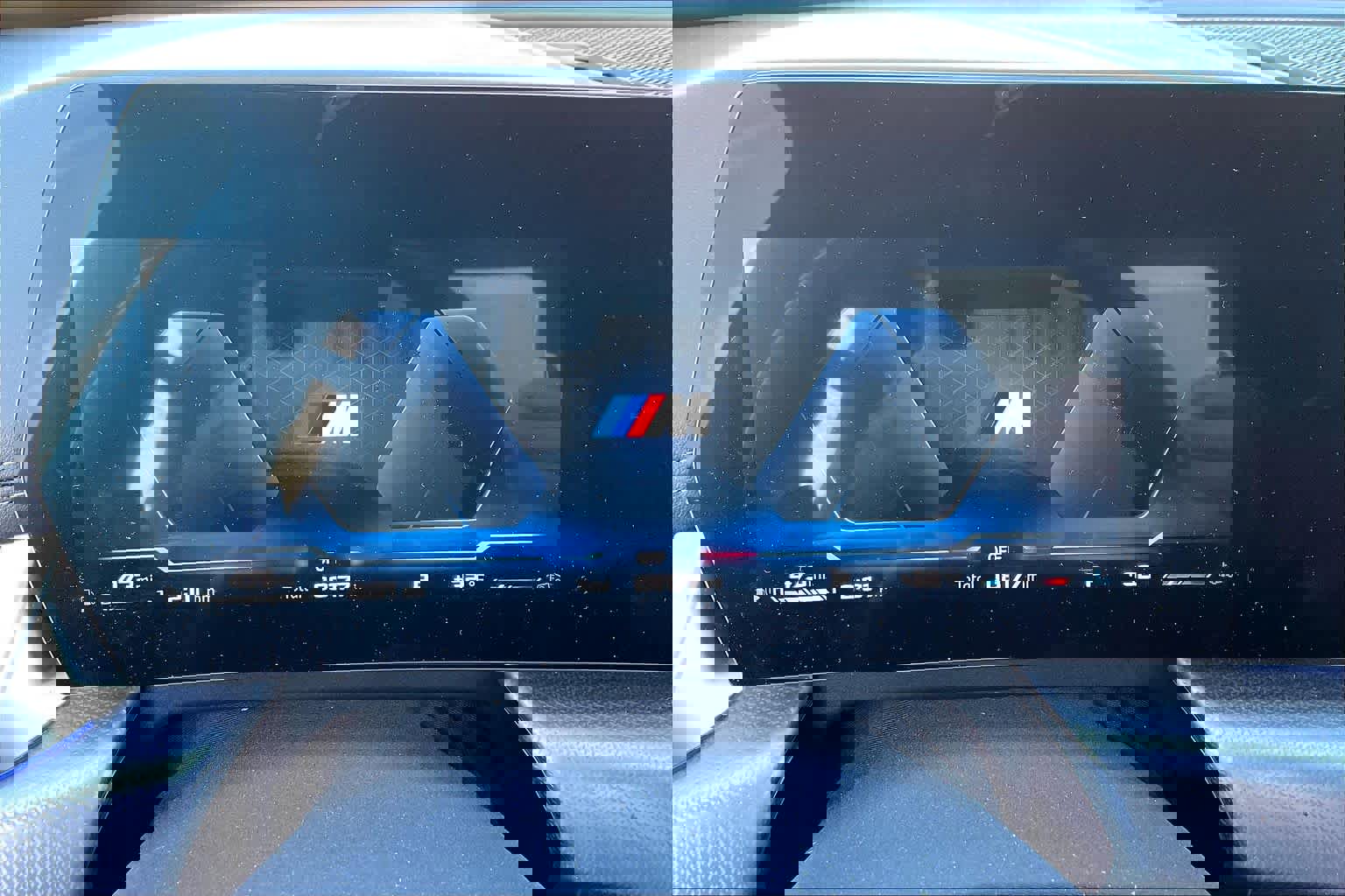 Used 2025 BMW X1 M35i w/ Shadowloine Package image 27