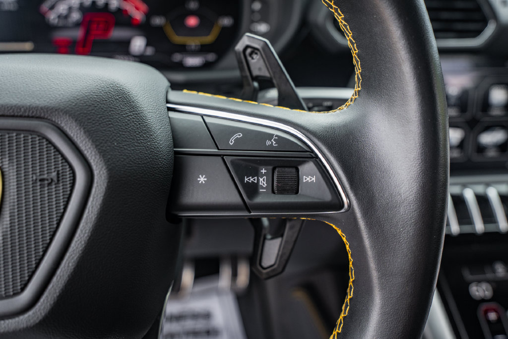 Used 2019 Lamborghini Urus AWD/4WD image 26