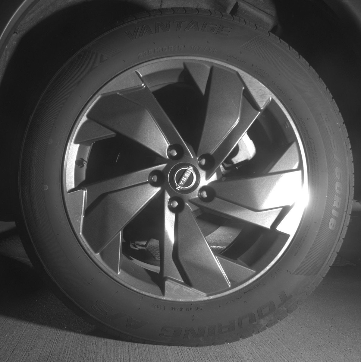 Used 2025 Nissan Rogue SV image 14