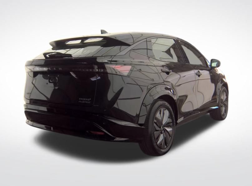 Used 2023 Nissan Ariya AWD image 3