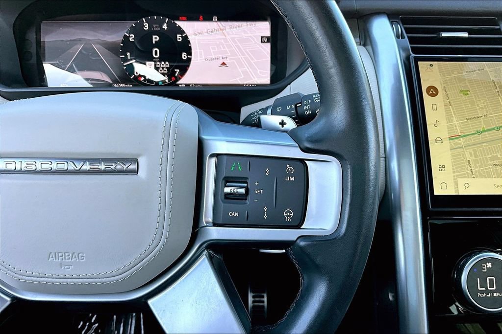 Certified 2023 Land Rover Discovery Metropolitan Edition AWD/4WD image 12