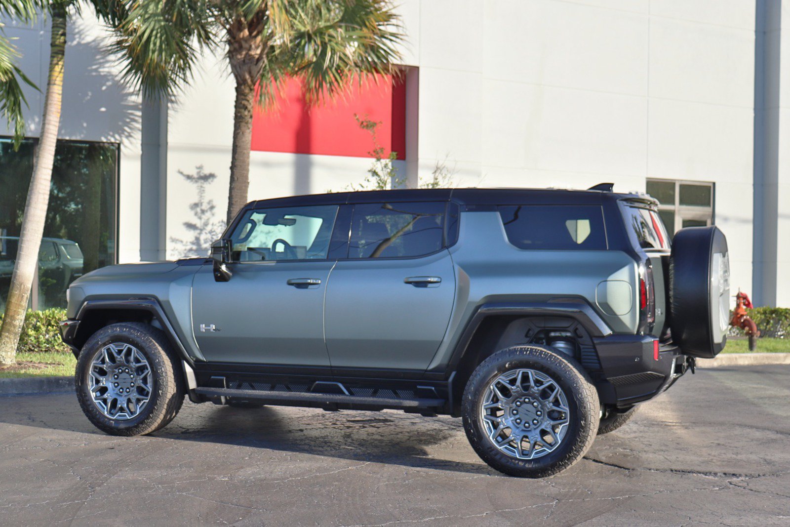 Used 2024 GMC Hummer EV 3X AWD/4WD image 17