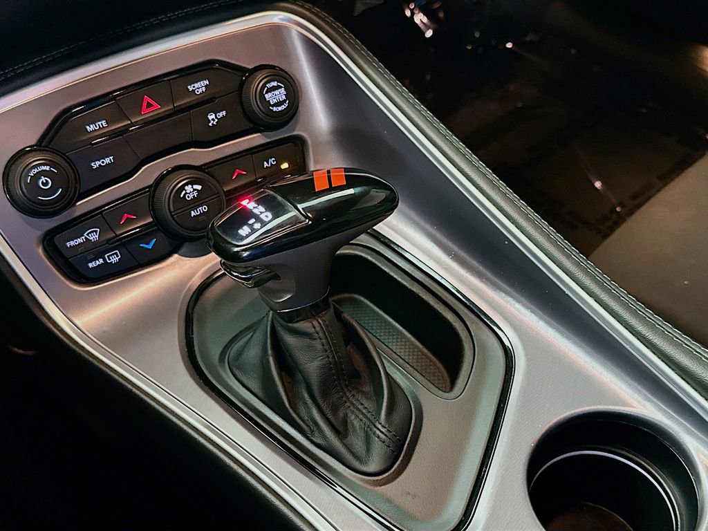 Used 2019 Dodge Challenger SXT image 19