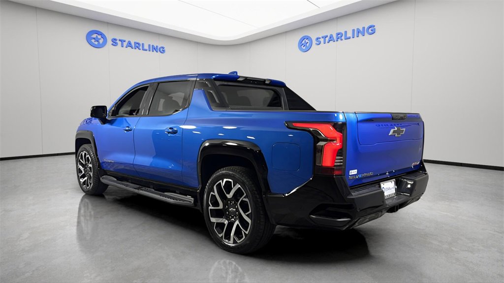 Used 2025 Chevrolet Silverado EV RST image 5