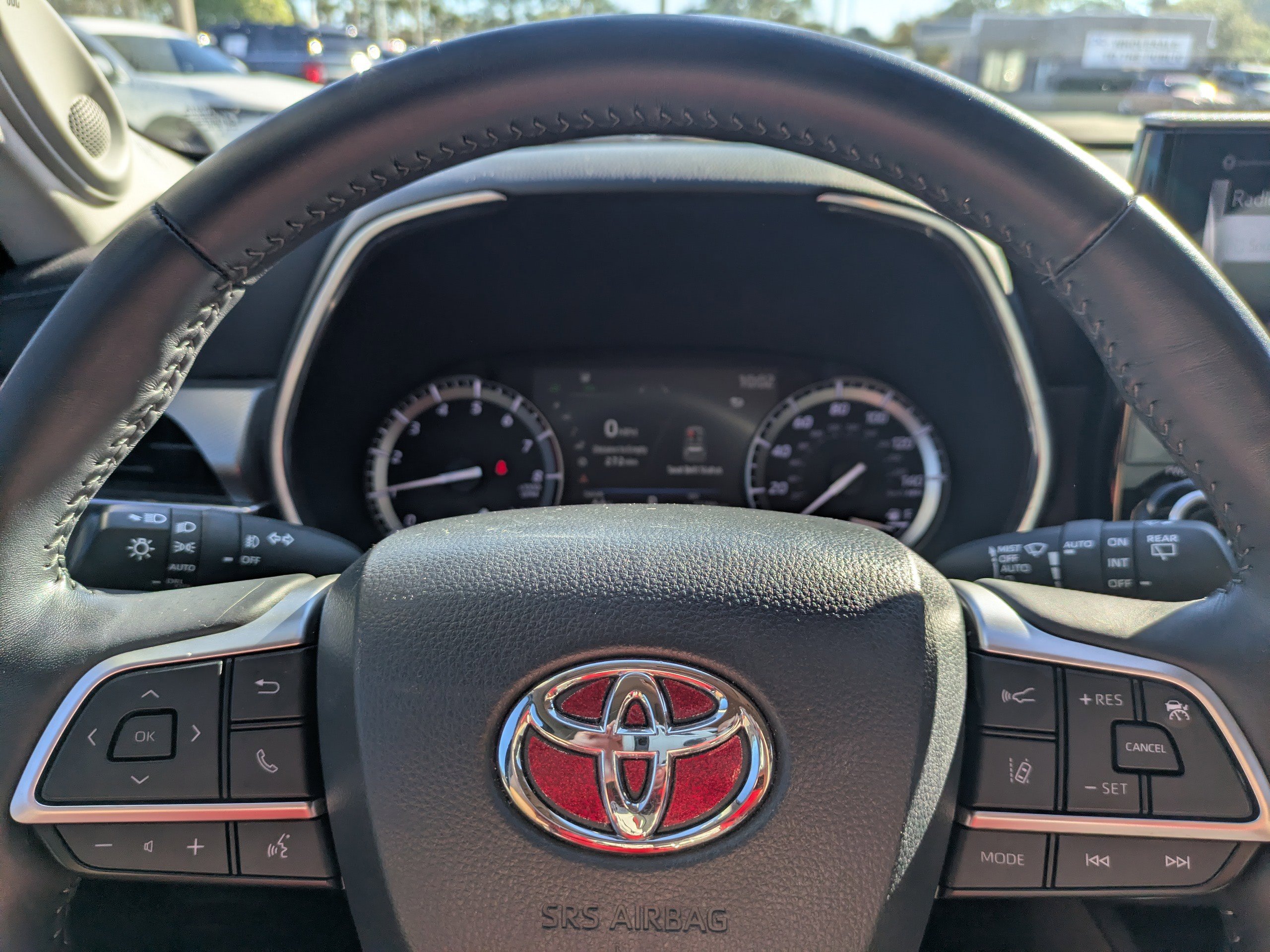 Used 2022 Toyota Highlander Platinum image 34