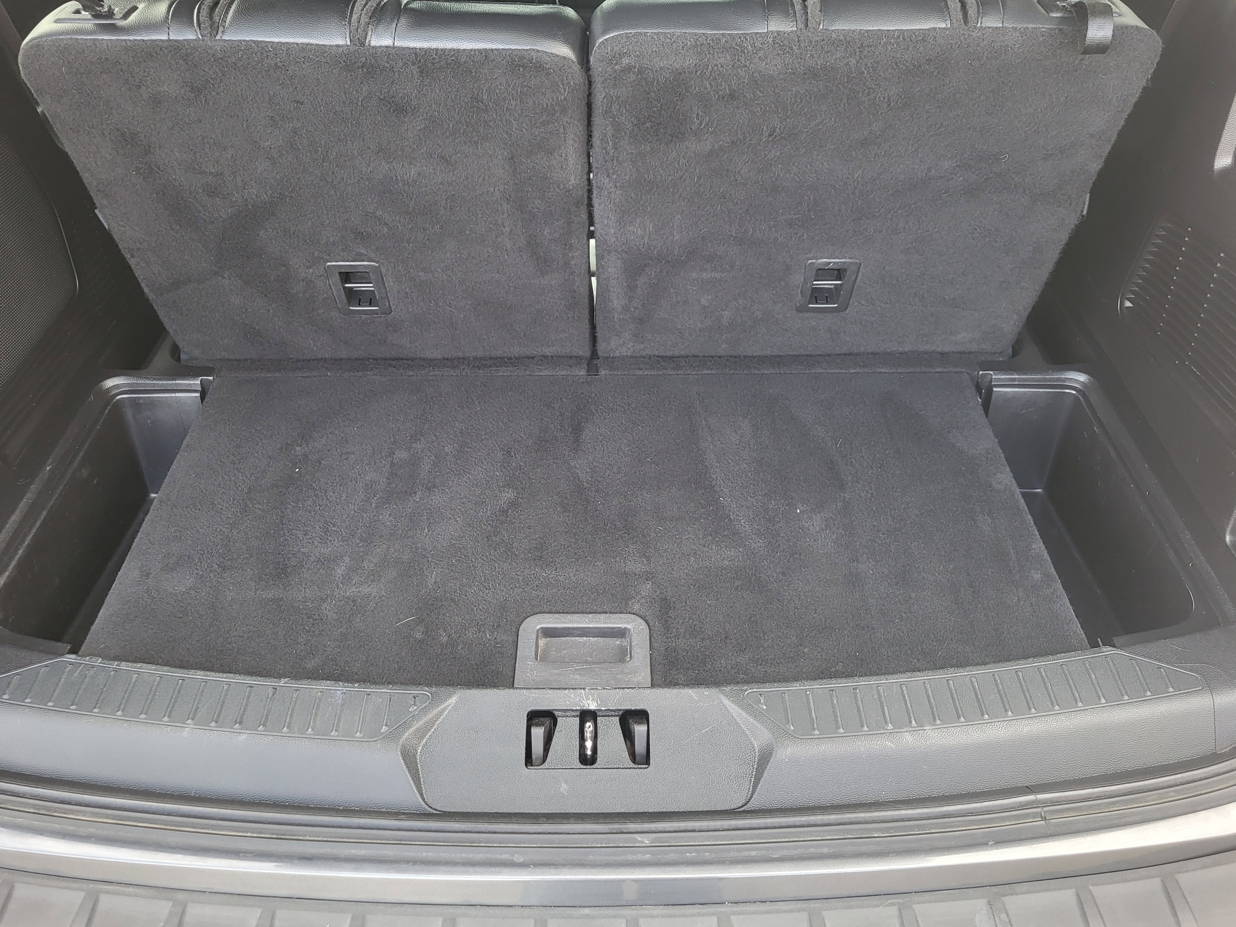 Used 2020 Ford Explorer Limited image 29