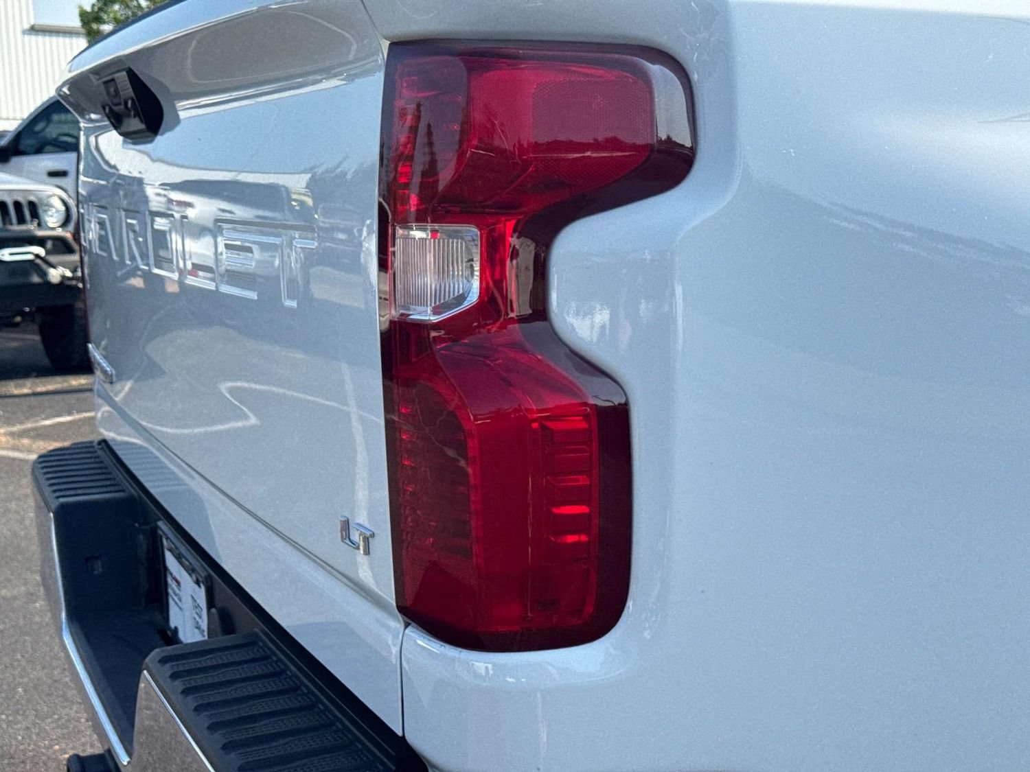 Used 2024 Chevrolet Silverado 2500 LT AWD/4WD image 15