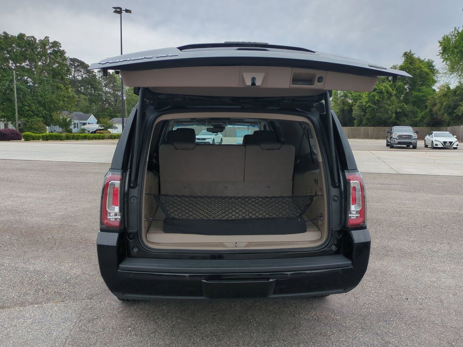 Used 2017 GMC Yukon XL SLT w/ Open Road Package image 27