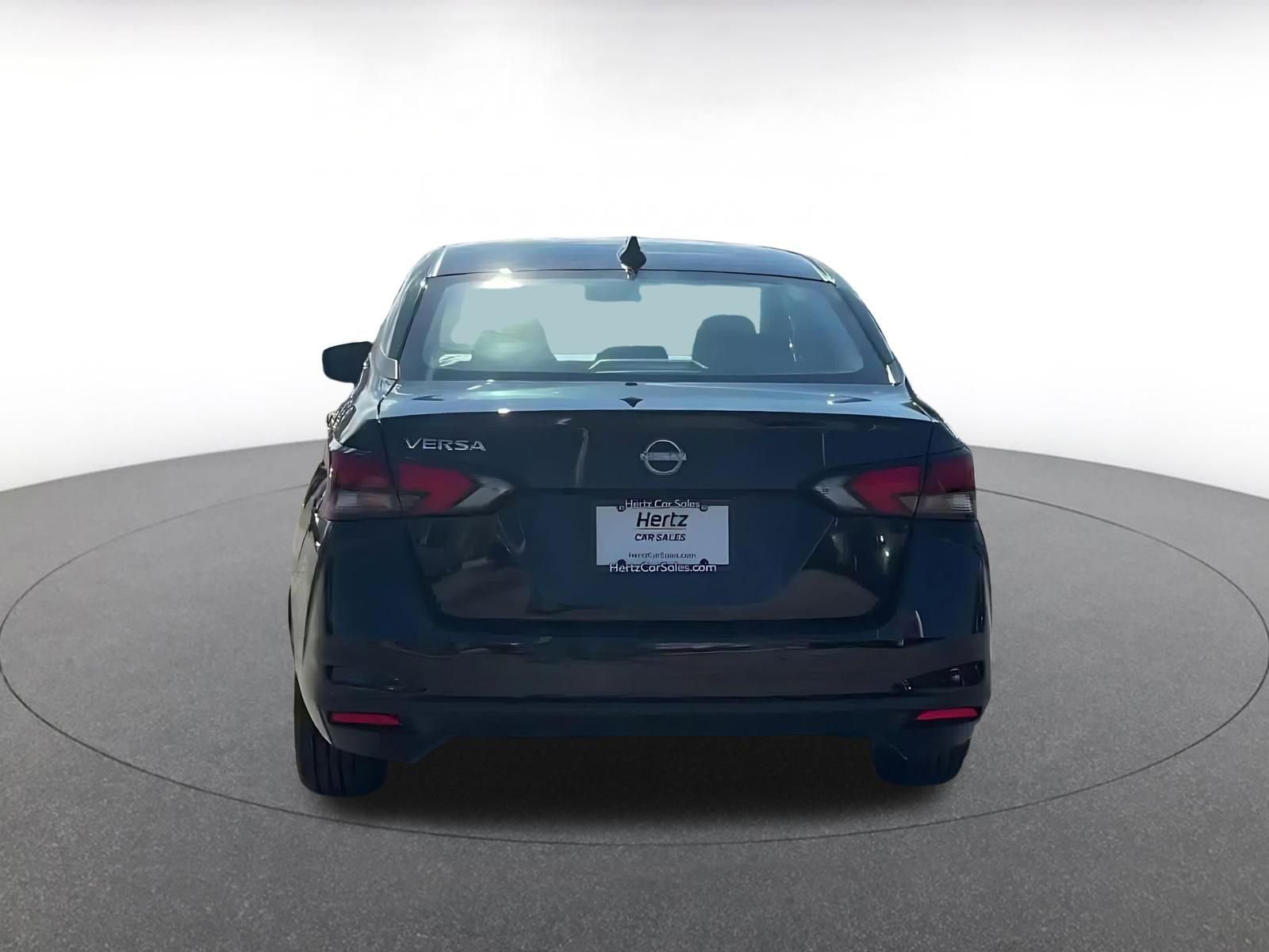 Used 2025 Nissan Versa SV image 12