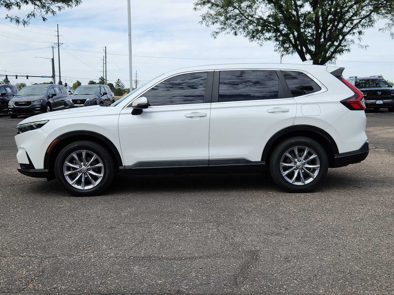 Used 2023 Honda CR-V EX image 2